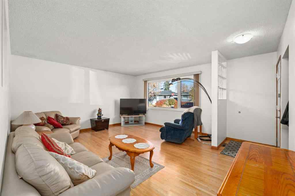 MLS® A2266991 - 2219 40 Street SE in Forest Lawn Calgary, Residential