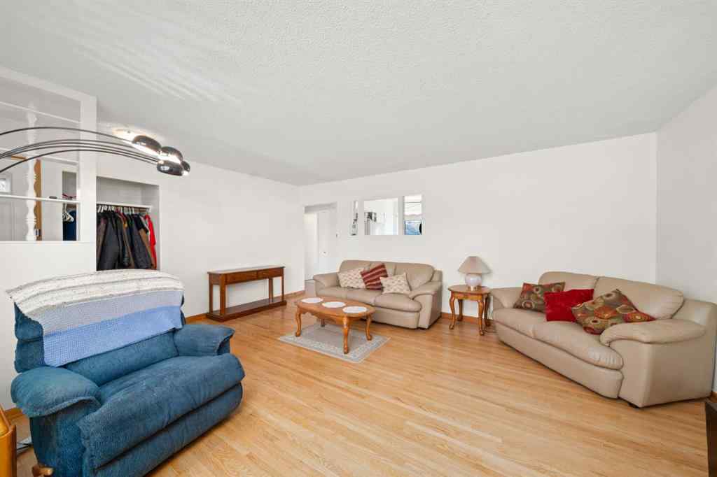 MLS® A2266991 - 2219 40 Street SE in Forest Lawn Calgary, Residential