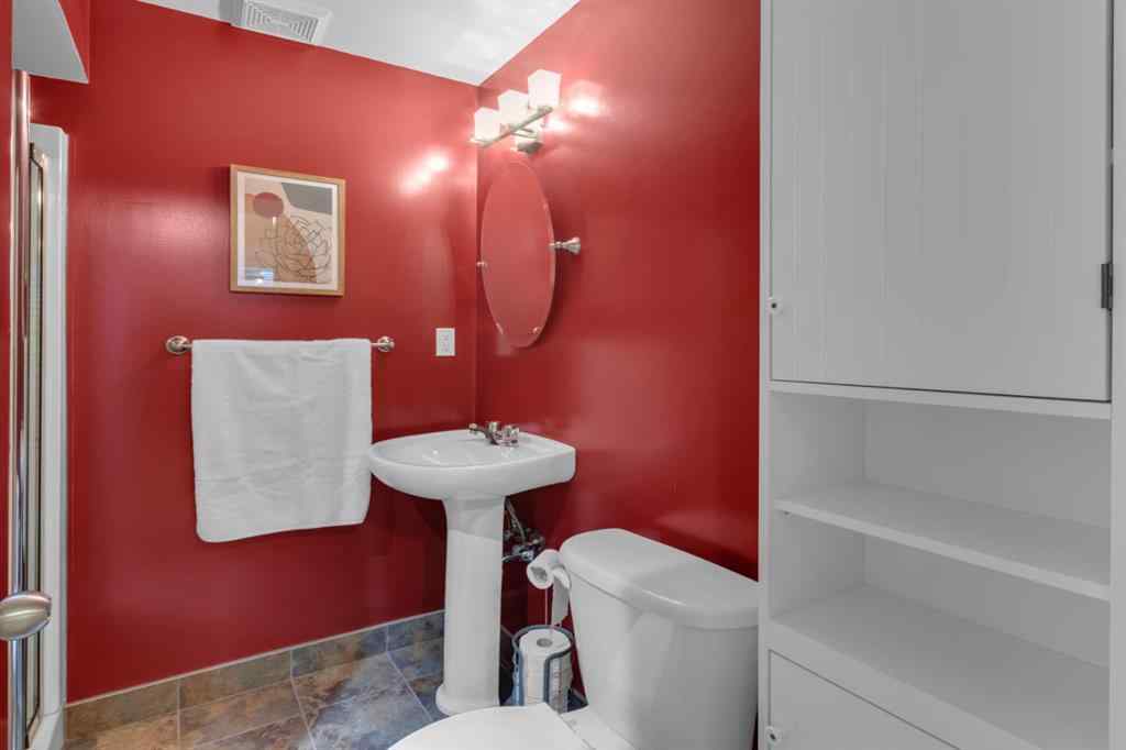 MLS® A2266992 - 26 Springbank Rise SW in Springbank Hill Calgary, Residential