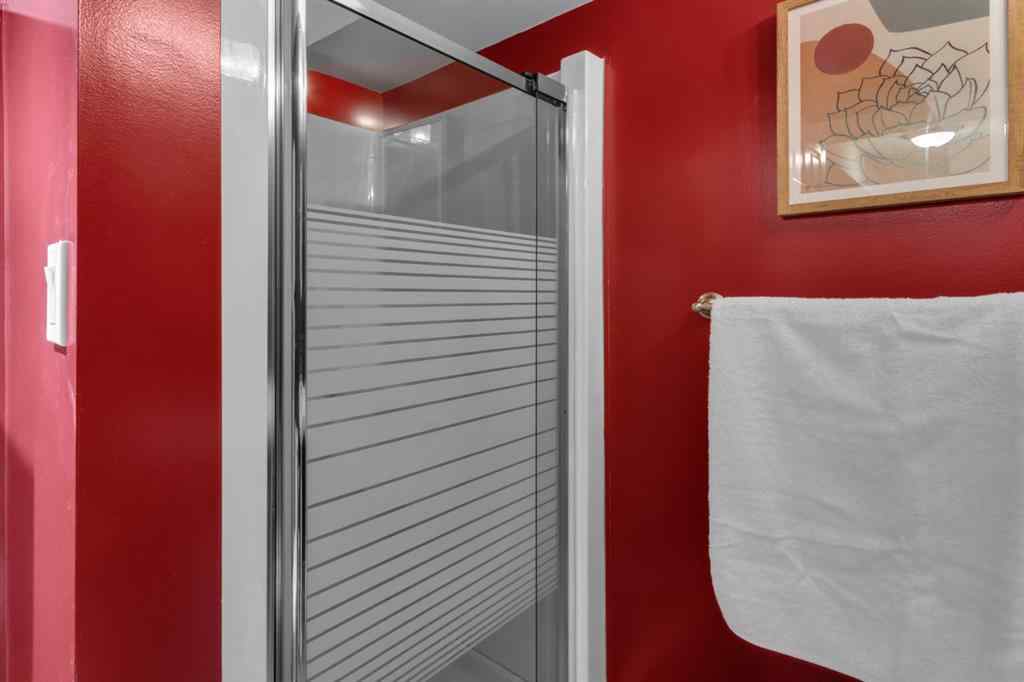 MLS® A2266992 - 26 Springbank Rise SW in Springbank Hill Calgary, Residential