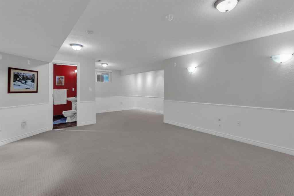 MLS® A2266992 - 26 Springbank Rise SW in Springbank Hill Calgary, Residential