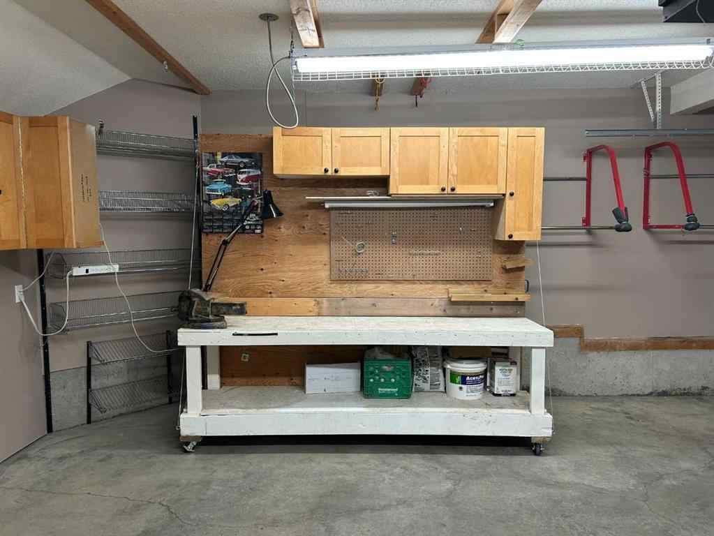 MLS® A2266992 - 26 Springbank Rise SW in Springbank Hill Calgary, Residential