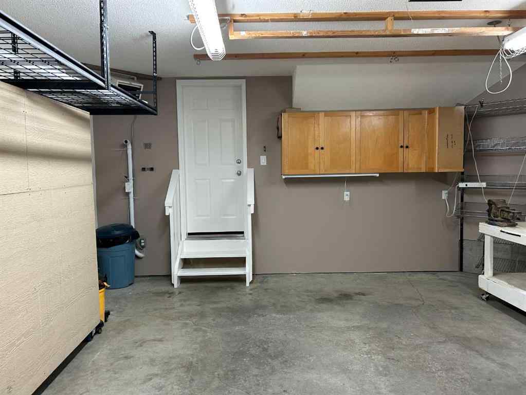 MLS® A2266992 - 26 Springbank Rise SW in Springbank Hill Calgary, Residential