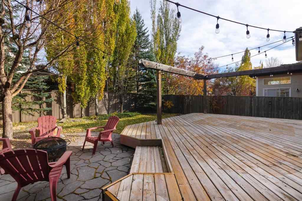 MLS® A2266992 - 26 Springbank Rise SW in Springbank Hill Calgary, Residential