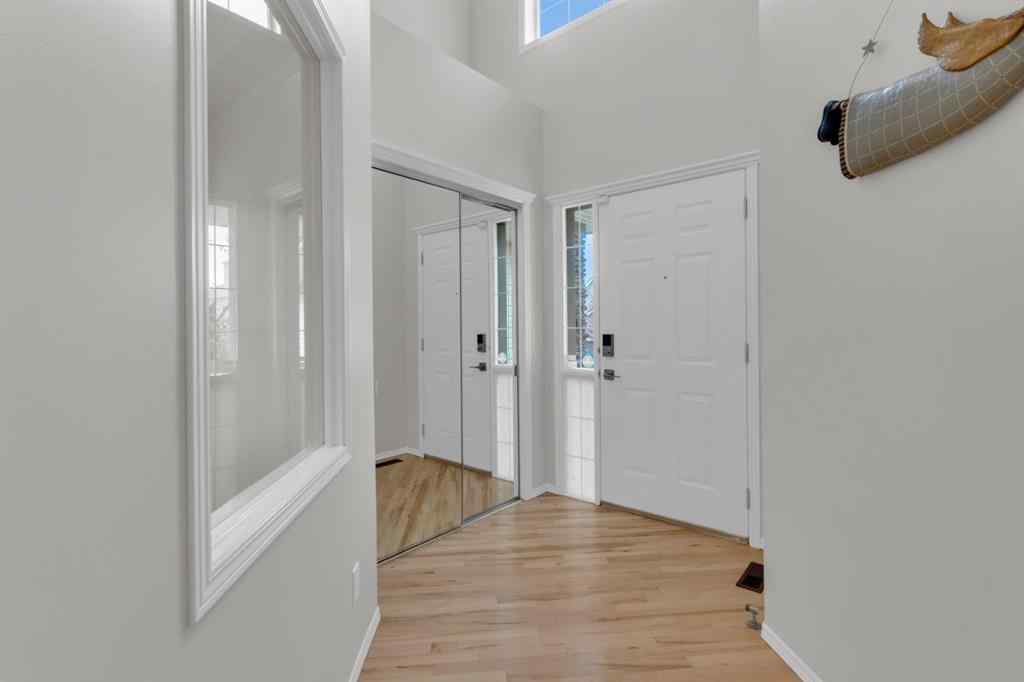 MLS® A2266992 - 26 Springbank Rise SW in Springbank Hill Calgary, Residential