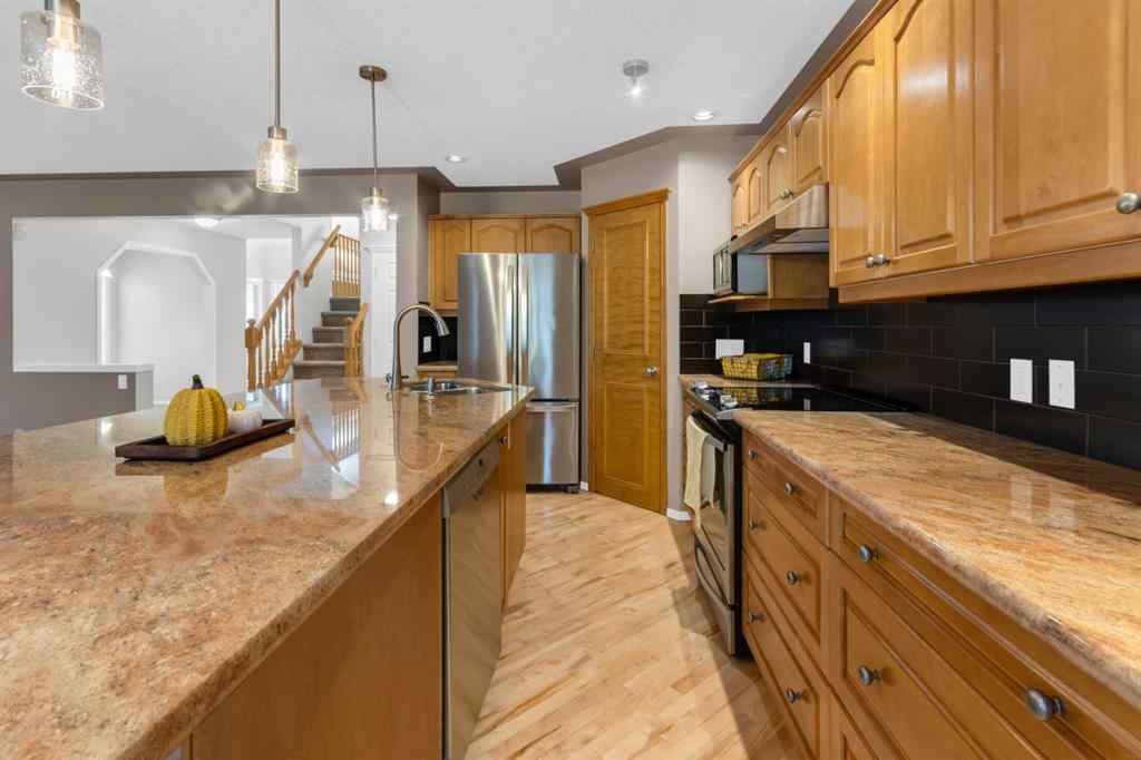 MLS® A2266992 - 26 Springbank Rise SW in Springbank Hill Calgary, Residential