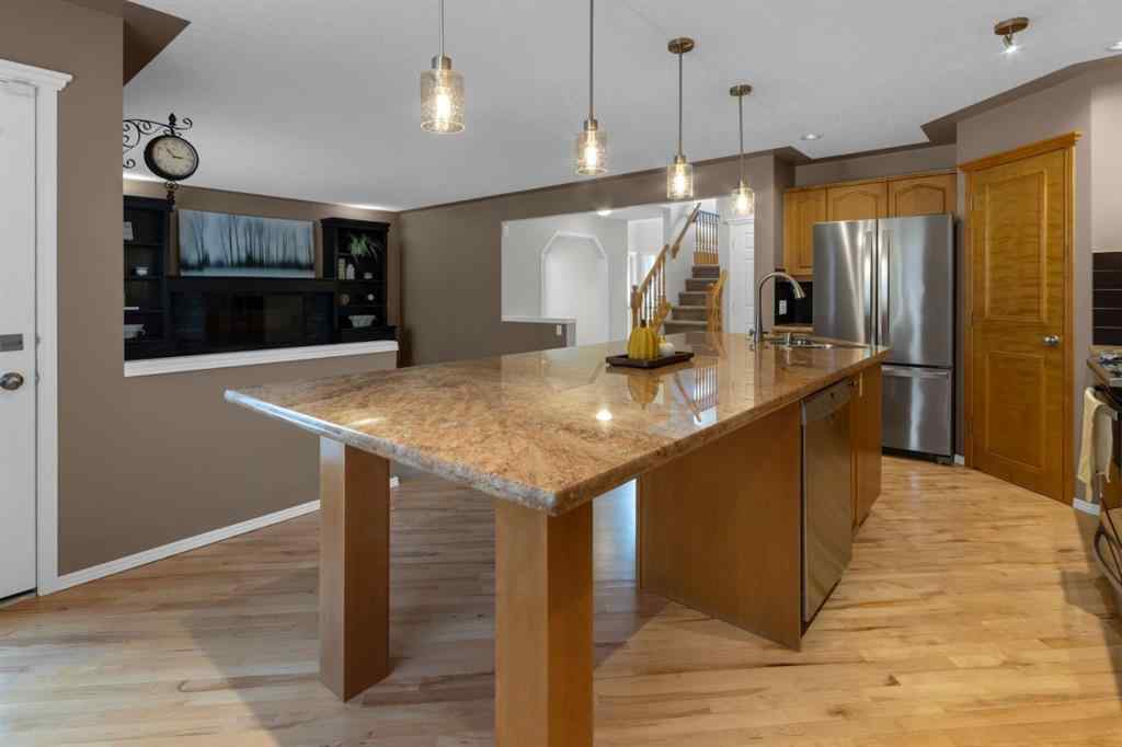 MLS® A2266992 - 26 Springbank Rise SW in Springbank Hill Calgary, Residential