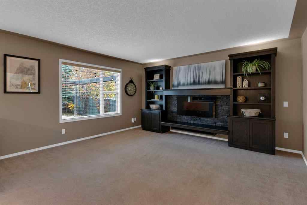 MLS® A2266992 - 26 Springbank Rise SW in Springbank Hill Calgary, Residential