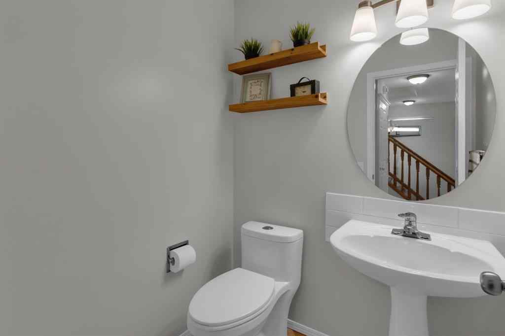 MLS® A2266992 - 26 Springbank Rise SW in Springbank Hill Calgary, Residential