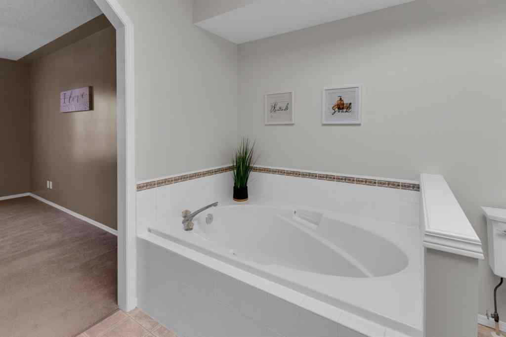 MLS® A2266992 - 26 Springbank Rise SW in Springbank Hill Calgary, Residential