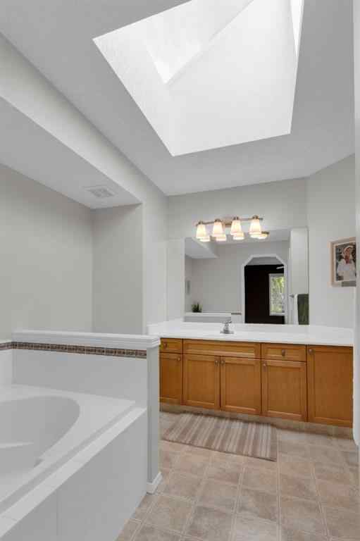 MLS® A2266992 - 26 Springbank Rise SW in Springbank Hill Calgary, Residential