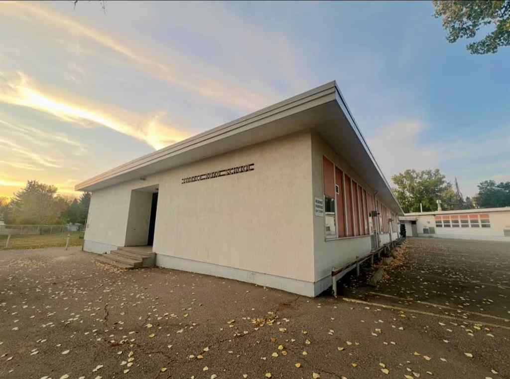 MLS® A2266997 - 5007 21 Avenue NW in Montgomery Calgary, Residential