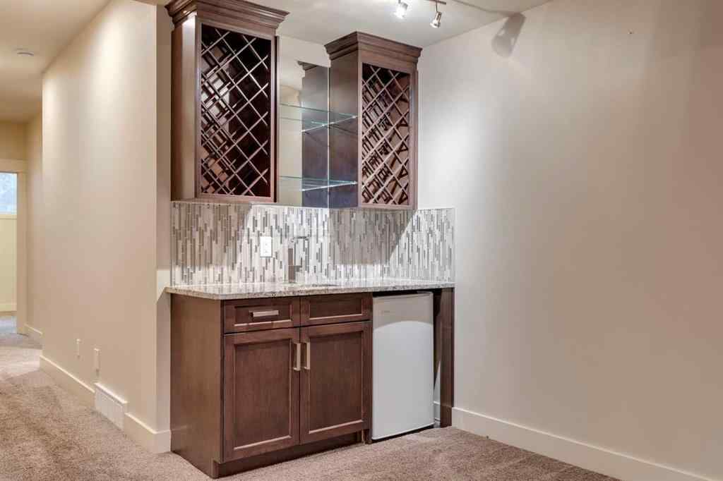 MLS® A2267002 - 2413 36 Street SW in Killarney/Glengarry Calgary, Residential