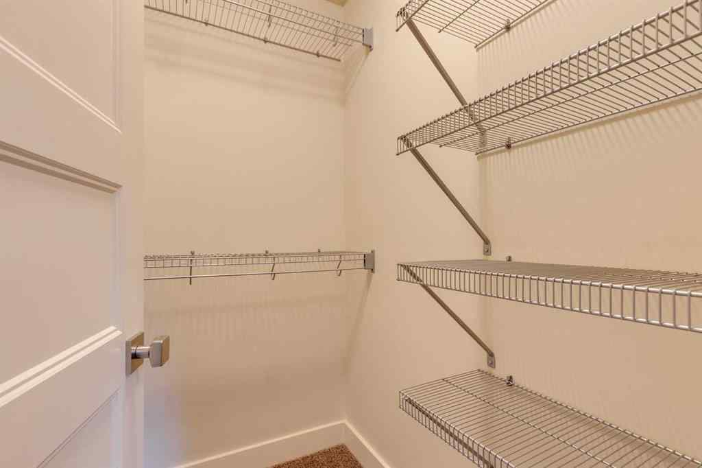 MLS® A2267002 - 2413 36 Street SW in Killarney/Glengarry Calgary, Residential