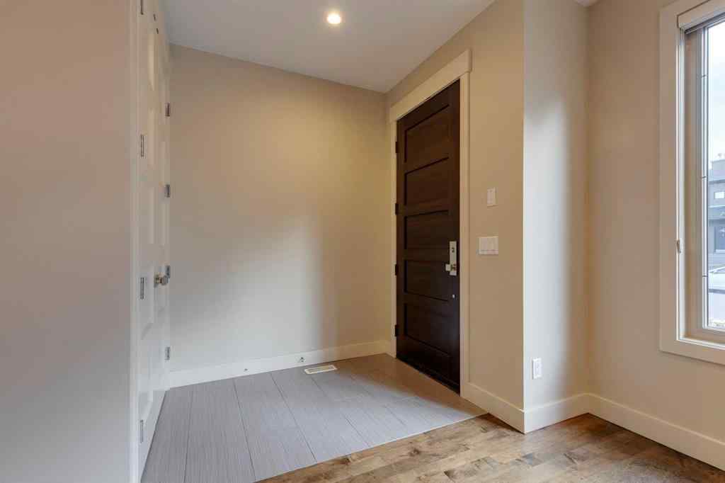 MLS® A2267002 - 2413 36 Street SW in Killarney/Glengarry Calgary, Residential