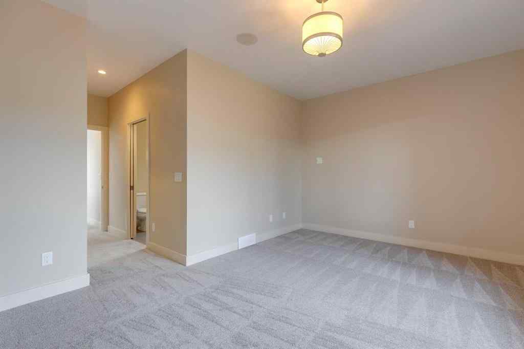 MLS® A2267002 - 2413 36 Street SW in Killarney/Glengarry Calgary, Residential