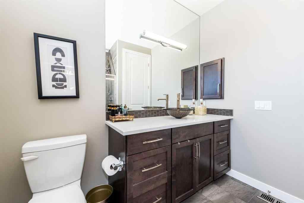 MLS® A2267005 - 44 savanna Road NE in Saddle Ridge Calgary, Residential