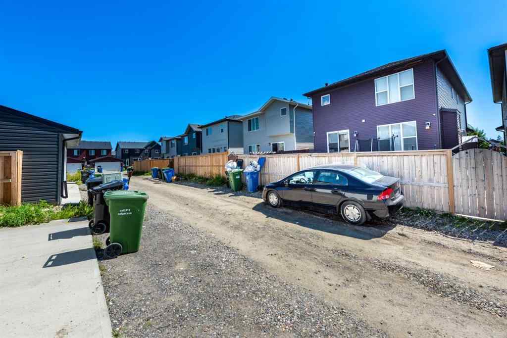 MLS® A2267005 - 44 savanna Road NE in Saddle Ridge Calgary, Residential