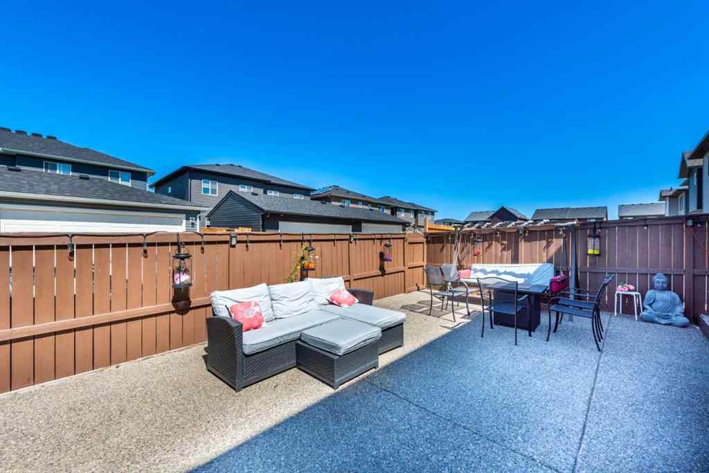 MLS® A2267005 - 44 savanna Road NE in Saddle Ridge Calgary, Residential