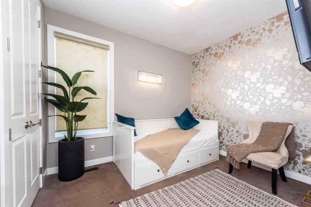 MLS® A2267005 - 44 savanna Road NE in Saddle Ridge Calgary, Residential