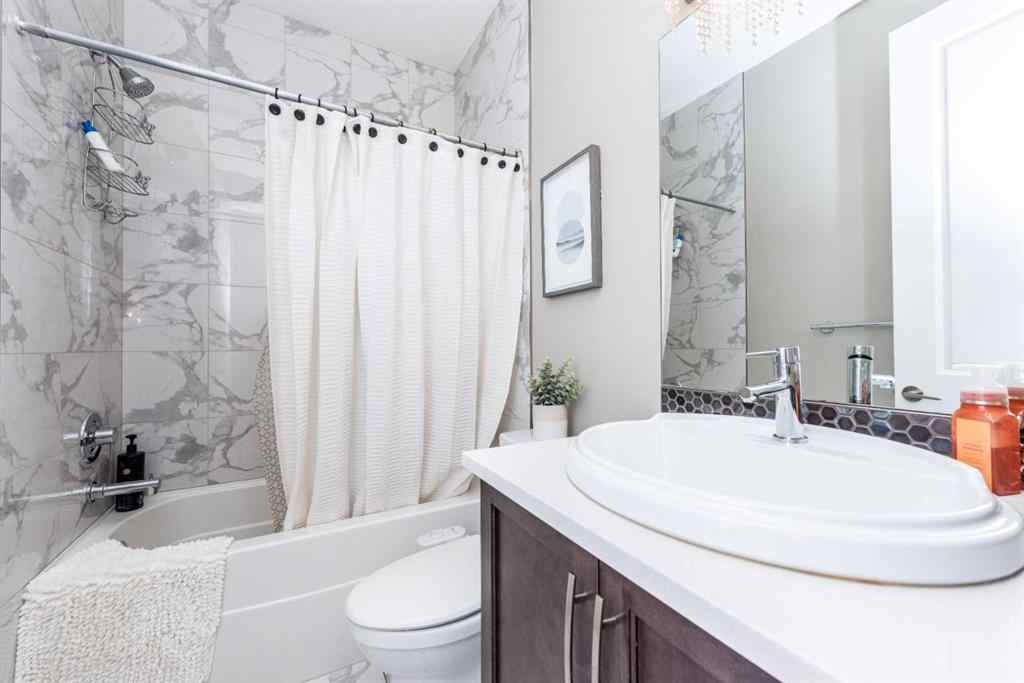 MLS® A2267005 - 44 savanna Road NE in Saddle Ridge Calgary, Residential