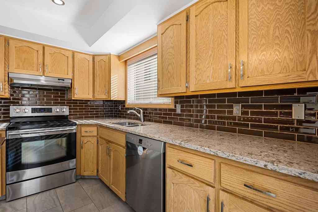 MLS® A2267009 - 95 Macewan Meadow Way NW in MacEwan Glen Calgary, Residential