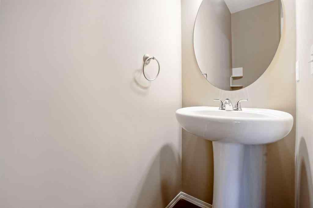 MLS® A2267012 - 34 Kingsland Close  in Kings Heights Airdrie, Residential