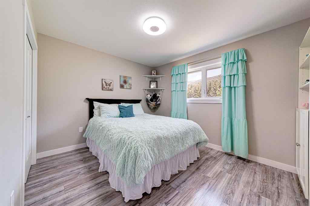 MLS® A2267019 - 2938 214 Street  in NONE Bellevue, Residential