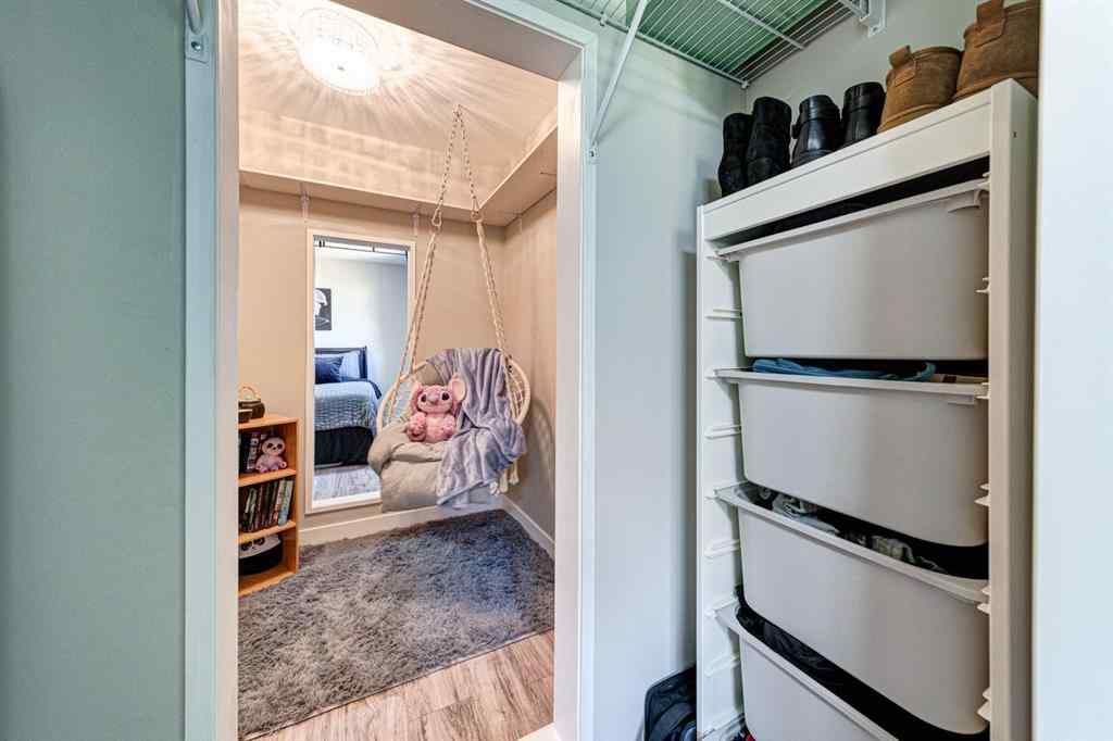 MLS® A2267019 - 2938 214 Street  in NONE Bellevue, Residential