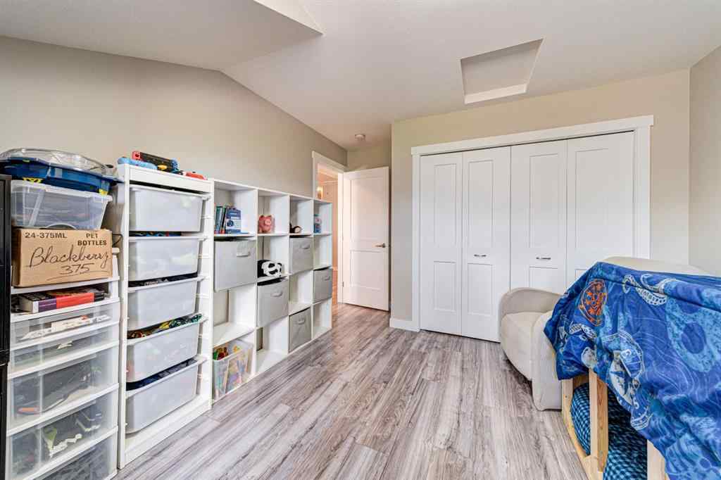 MLS® A2267019 - 2938 214 Street  in NONE Bellevue, Residential