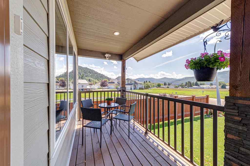 MLS® A2267019 - 2938 214 Street  in NONE Bellevue, Residential