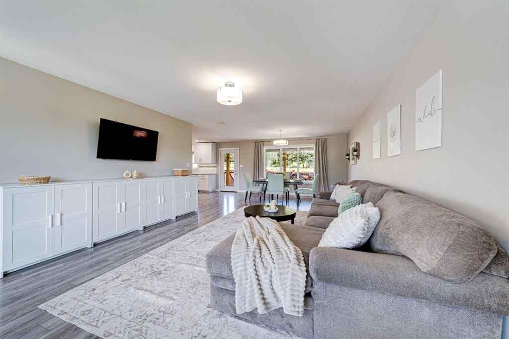 MLS® A2267019 - 2938 214 Street  in NONE Bellevue, Residential