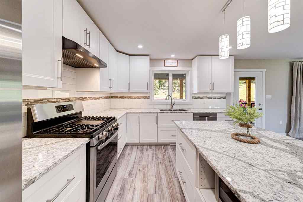 MLS® A2267019 - 2938 214 Street  in NONE Bellevue, Residential