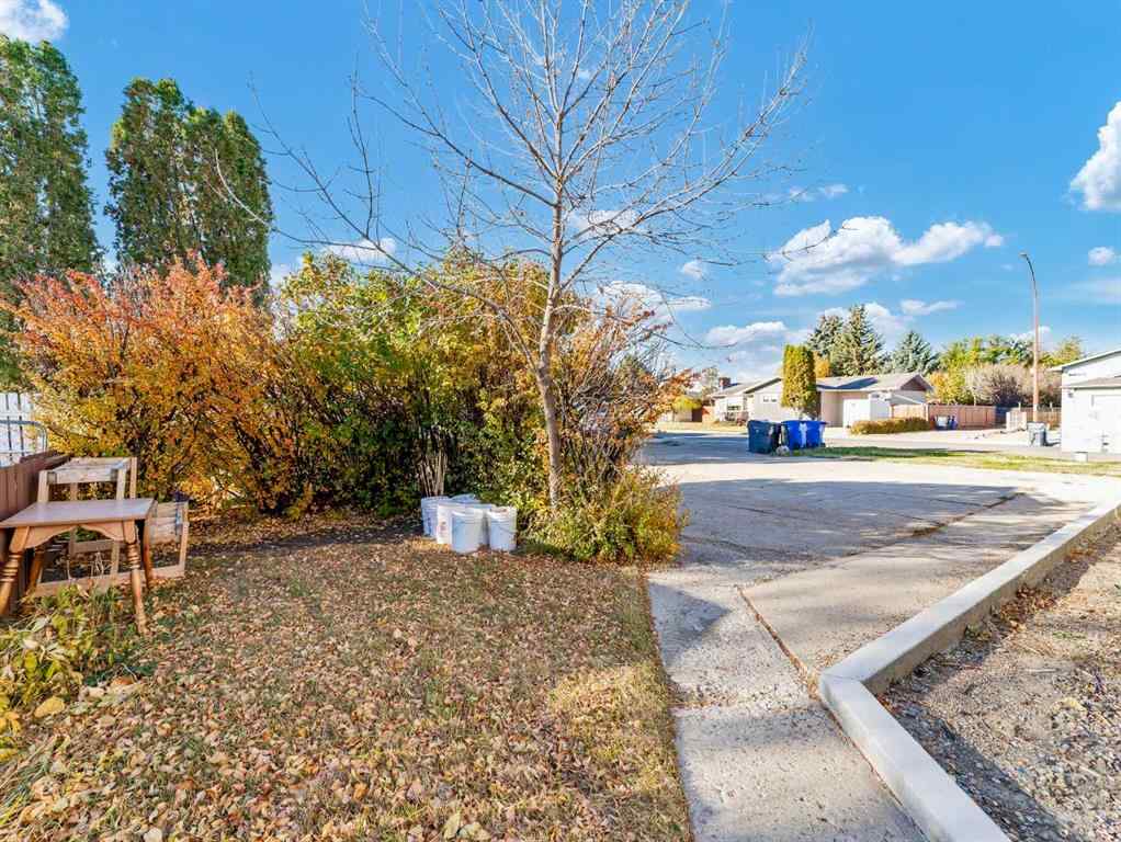 MLS® A2267021 - 39 Cairns Way SE in Crestwood-Norwood Medicine Hat, Multi-Family