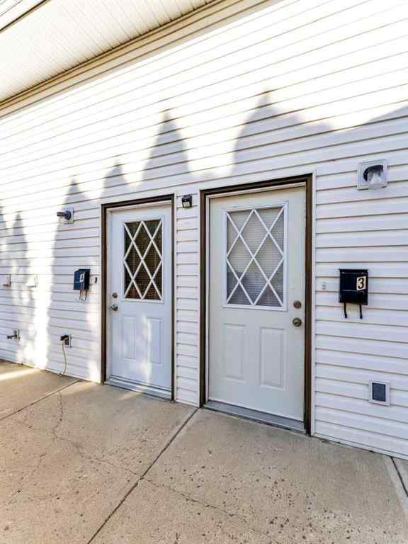 MLS® A2267021 - 39 Cairns Way SE in Crestwood-Norwood Medicine Hat, Multi-Family