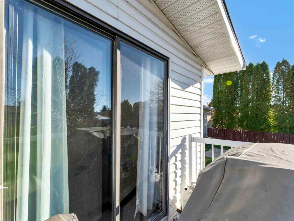 MLS® A2267021 - 39 Cairns Way SE in Crestwood-Norwood Medicine Hat, Multi-Family