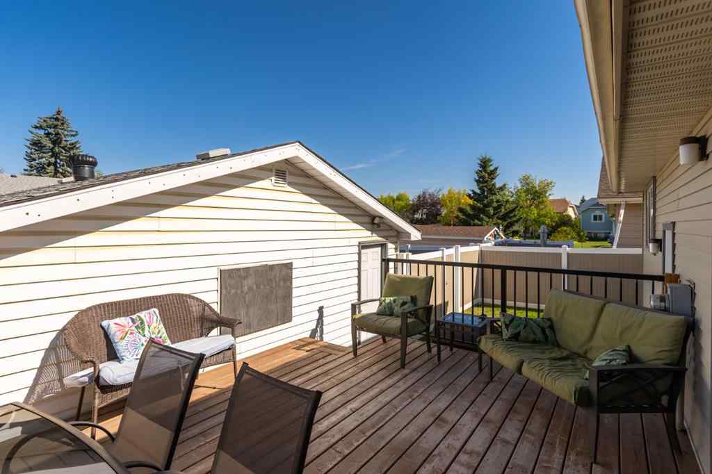 MLS® A2267050 - 7 Erin Park Bay SE in Erin Woods Calgary, Residential