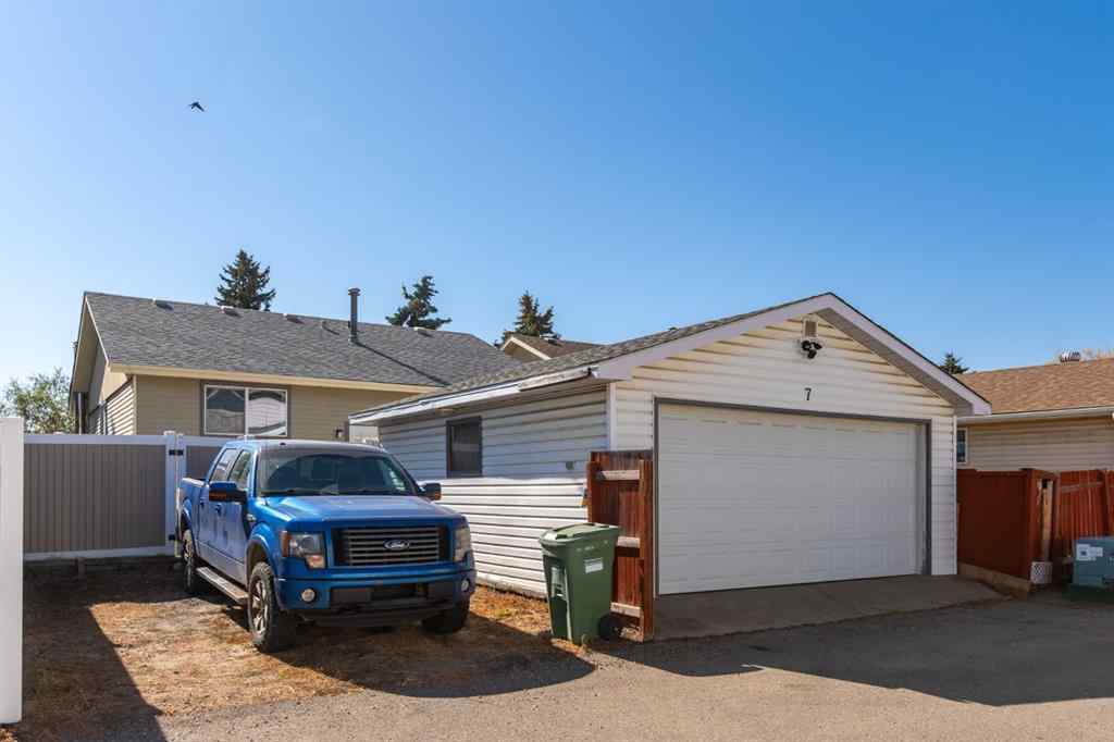 MLS® A2267050 - 7 Erin Park Bay SE in Erin Woods Calgary, Residential