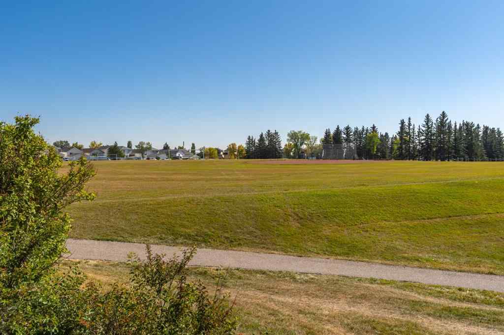MLS® A2267050 - 7 Erin Park Bay SE in Erin Woods Calgary, Residential