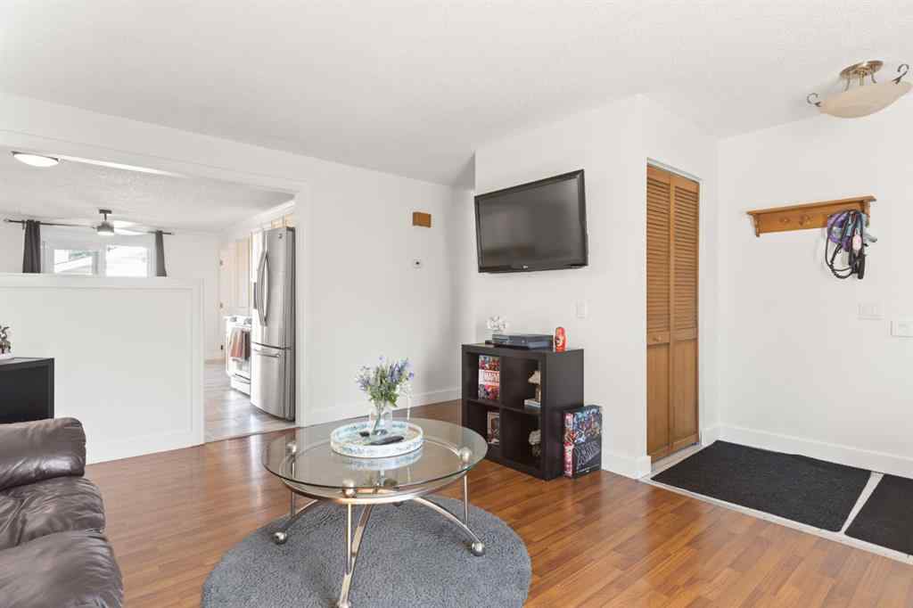 MLS® A2267050 - 7 Erin Park Bay SE in Erin Woods Calgary, Residential