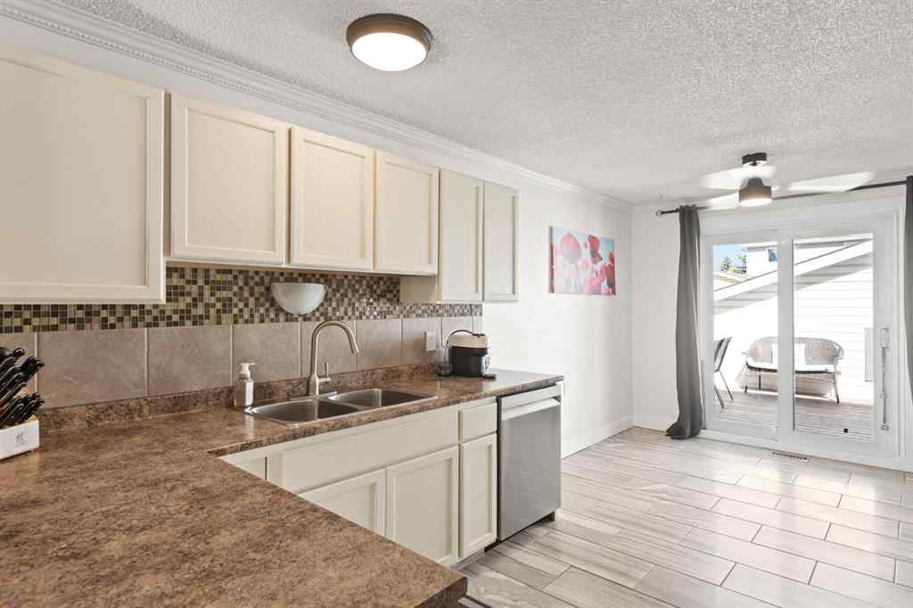 MLS® A2267050 - 7 Erin Park Bay SE in Erin Woods Calgary, Residential