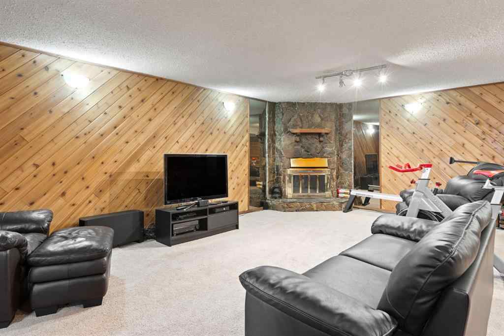 MLS® A2267050 - 7 Erin Park Bay SE in Erin Woods Calgary, Residential