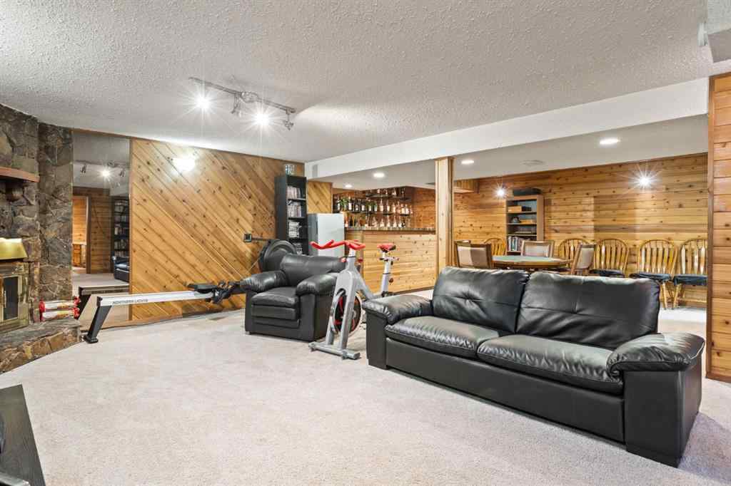 MLS® A2267050 - 7 Erin Park Bay SE in Erin Woods Calgary, Residential