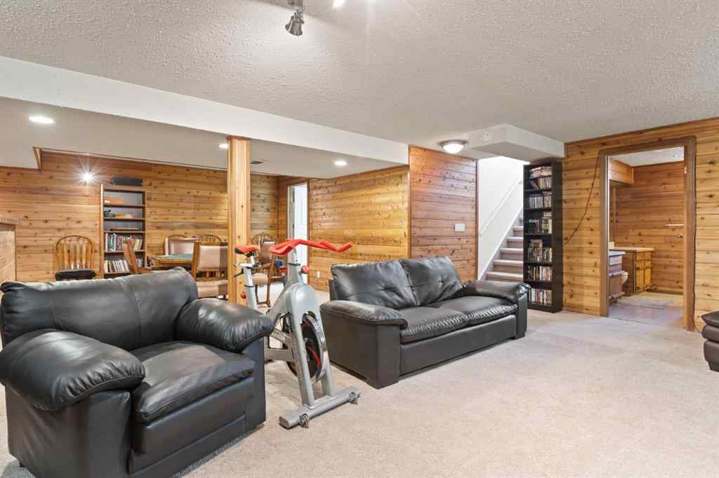 MLS® A2267050 - 7 Erin Park Bay SE in Erin Woods Calgary, Residential