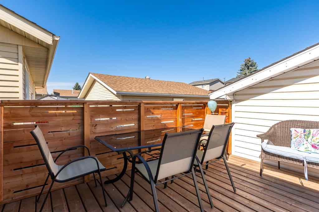 MLS® A2267050 - 7 Erin Park Bay SE in Erin Woods Calgary, Residential