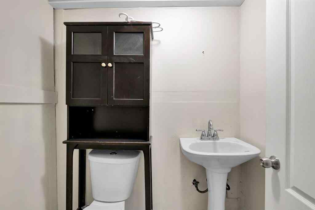 MLS® A2267053 - 10831 5 Street SW in Southwood Calgary, Residential