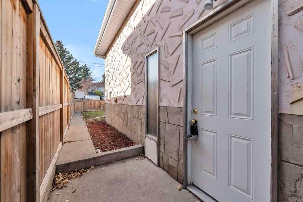 MLS® A2267053 - 10831 5 Street SW in Southwood Calgary, Residential