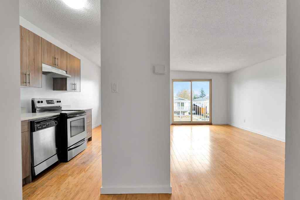 MLS® A2267053 - 10831 5 Street SW in Southwood Calgary, Residential