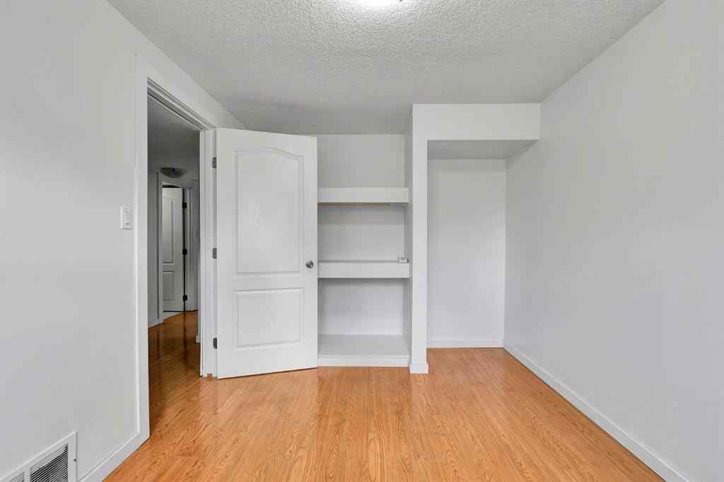 MLS® A2267053 - 10831 5 Street SW in Southwood Calgary, Residential