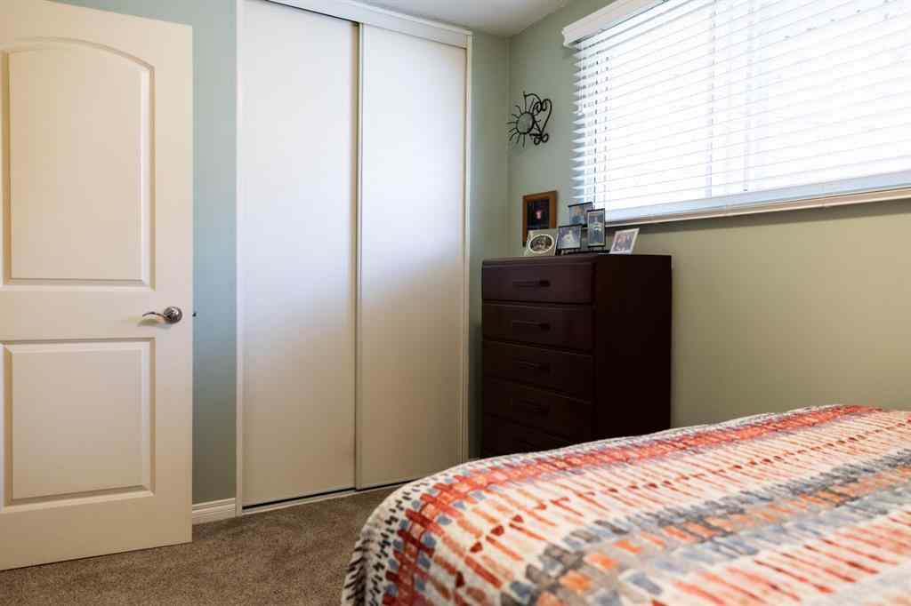 MLS® A2267055 - 40 Fern Road  in Fairview Red Deer, Residential